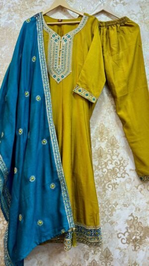 Vichitra Silk Gown With Contrast Duppata